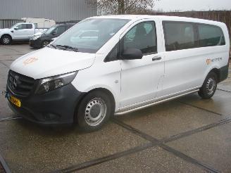 skadebil bedrijf Mercedes Vito 9 PERSOONS MOTOR STUK 109CDI 2017/9