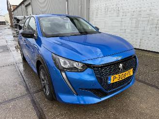 krockskadad bil auto Peugeot e-208 Active Pack 50 kWh 2022/4