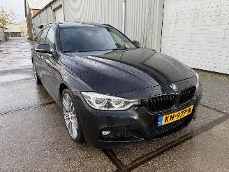Schadeauto BMW 3-serie 320i X-Drive Touring M-Sport 2016/3