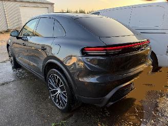 Porsche Macan EV 4 100kWh Pano Bose picture 3