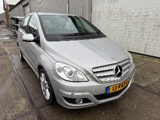 uszkodzony samochody osobowe Mercedes B-klasse 200 Automaat 2011/6