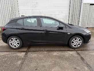 Opel Astra 1.0 Online Edition picture 2