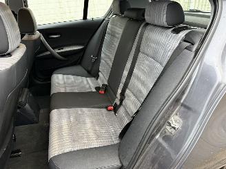 BMW 1-serie 120i Executive Automaat picture 23