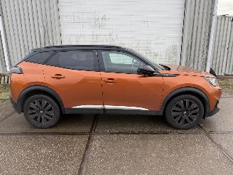 Peugeot 2008 1.2 Puretech GT Line Automaat picture 2