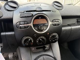 Mazda 2 1.3 TS picture 21