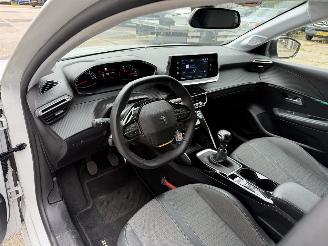 Peugeot 208 1.2 PureTech Allure picture 14