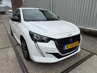 Peugeot 208 1.2 PureTech Allure picture 12