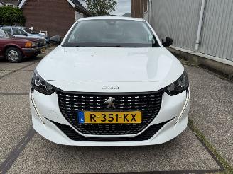 Peugeot 208 1.2 PureTech Allure picture 13
