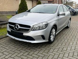 krockskadad bil auto Mercedes A-klasse 180 d 1.5 CDI NAVI PDC 2016/1