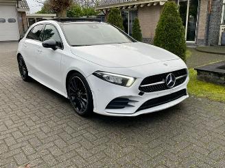 krockskadad bil auto Mercedes A-klasse 180 d AMG LINE PANORAMADAK NAVI CAMERA LED 2019/3