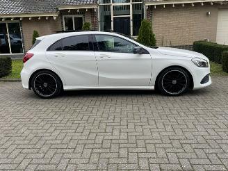 krockskadad bil auto Mercedes A-klasse 180 AMG LINE PANORAMADAK NAVI CAMERA 2017/9
