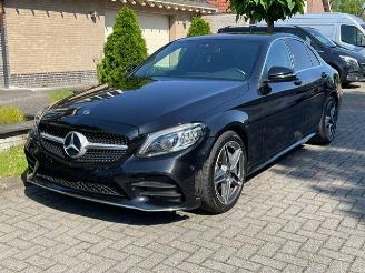 Unfallwagen Mercedes C-klasse 180 AMG LINE NAVI CAMERA LED PDC 2019/4