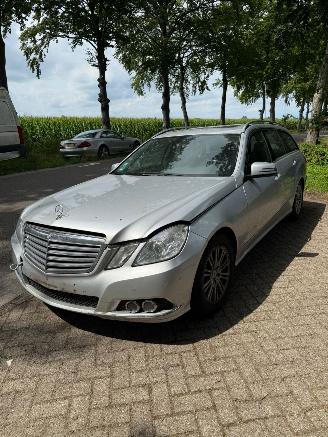 demontáž osobní automobily Mercedes E-klasse E 220 CDI COMBI 2011/8