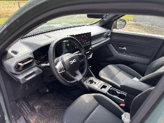 Dacia Duster HYBRIDE AUTOMAAT NAVi CLIMA CAMERA LED B.J 12-2024 NEW MODEL picture 9