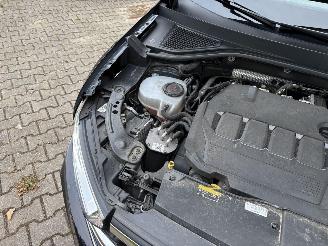 Volkswagen T-Roc 2.0 TDI AUTOMAAT 150 PK STYLE NAVI CLIMA CAMERA LED picture 22