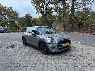 Mini  EDITION CLIMA ABS PDC STOELVERWARMING B.J 11-2018 SCHROEFSCHADE picture 3