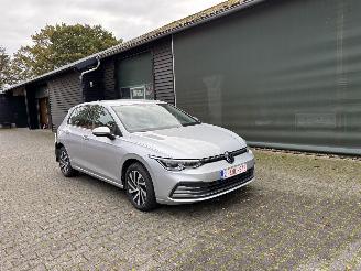 Schadeauto Volkswagen Golf PLUG IN HYBRIDE 1.4 AUTOMAAT STYLE NAVI CLIMA CAMERA LED B.J 05-2021 2021/5