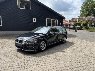 krockskadad bil auto Volkswagen Passat GTE 1.4 AUTOMAAT NAVI CLIMA CAMERA PDC B.J 2022 2022/2