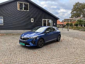 krockskadad bil auto Renault Clio FACELIFT V TECHNO SPORT NAVI CLIMA CAMERA VIRT DASH PDC LED B.J 2025 2025/5