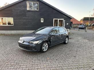krockskadad bil auto Volkswagen Golf 8 TSI EDITION 110 PK NAVI CLIMA CAMERA VIRTUEEL DASH LED B:J 2023  Plaatschade 2023/4