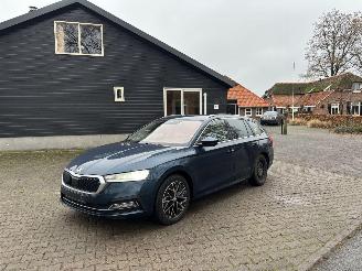 Unfallwagen Skoda Octavia AUTOMAAT STYLE NAVi CLIMA CAMERA LED B.J 12-2024 2024/12