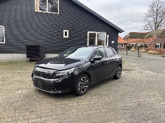 krockskadad bil auto Opel Corsa FACELIFT SPORT GS LINE 102 PK NAVI CLIMA VIRT DASH LED B.J 2024 2024/2