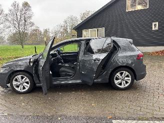 Volkswagen Golf 8 TSI 110 PK NAVI CLIMA CAMERA VIRTUEEL DASHBOARD B.J 2023 PLAATSCHADE picture 11