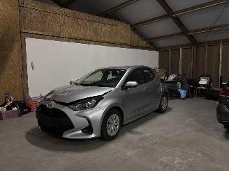 skadebil auto Toyota Yaris 1.5 AUTOMAAT HYBRIDE B.J 07-2022 2022/7