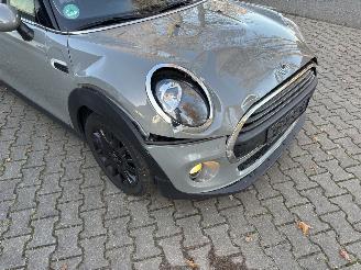 Mini One 1.5 EDITION SPORT CLIMA ABS PDC B.J 11-2018 SCHROEFSCHADE picture 11