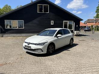 damaged passenger cars Volkswagen Golf GOLF 8 TSI 110 PK CLIMA LED PDC B.J 2021 2021/1