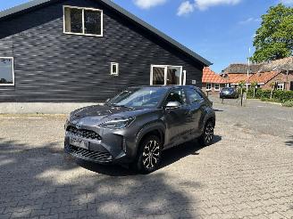 skadebil auto Toyota Yaris Cross HYBRIDE 1.5 AUTOMAAT NAVI CLIMA CAMERA PDC B.J 06-2023 2023/6