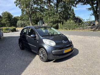 Damaged car Citroën C1 1.0 12V EDITION 5-drs Airco Stuurbekr Elec pakket B.J 2005 Geen APK 2005/8