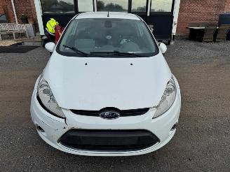 Ford Fiesta TITANIUM picture 2