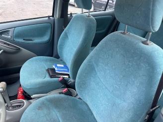 Toyota Yaris  picture 18