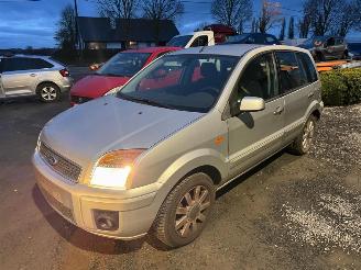 damaged passenger cars Ford Fusion TREND 2012/2