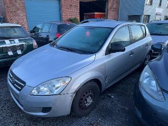 Kia Cee d EX picture 7