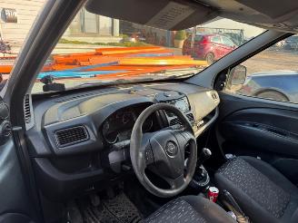 Opel Combo D picture 15