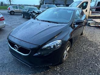 Damaged car Volvo V-40  2017/2