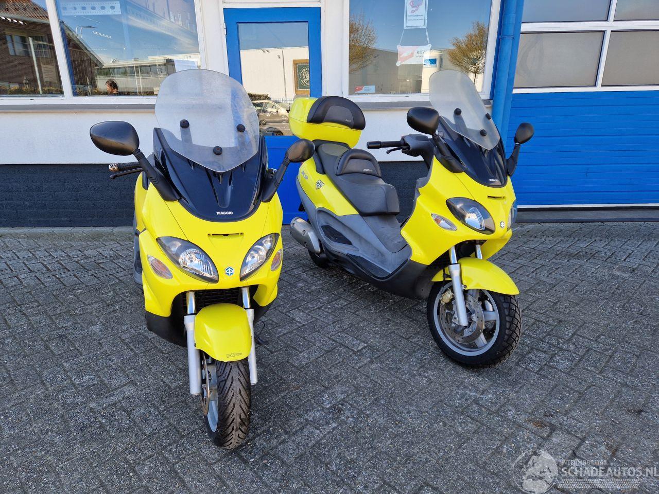 Piaggio  2X PIAGGIO X9 500CC