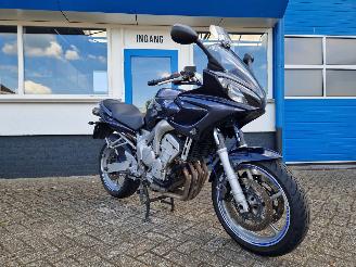 krockskadad bil motor Yamaha  FZ6S AKRAPOVIC 2004/4