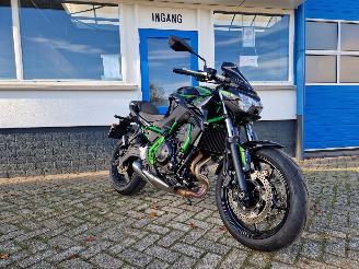 krockskadad bil motor Kawasaki  Z650 , 50KW 3MAAND JONG 2025/8