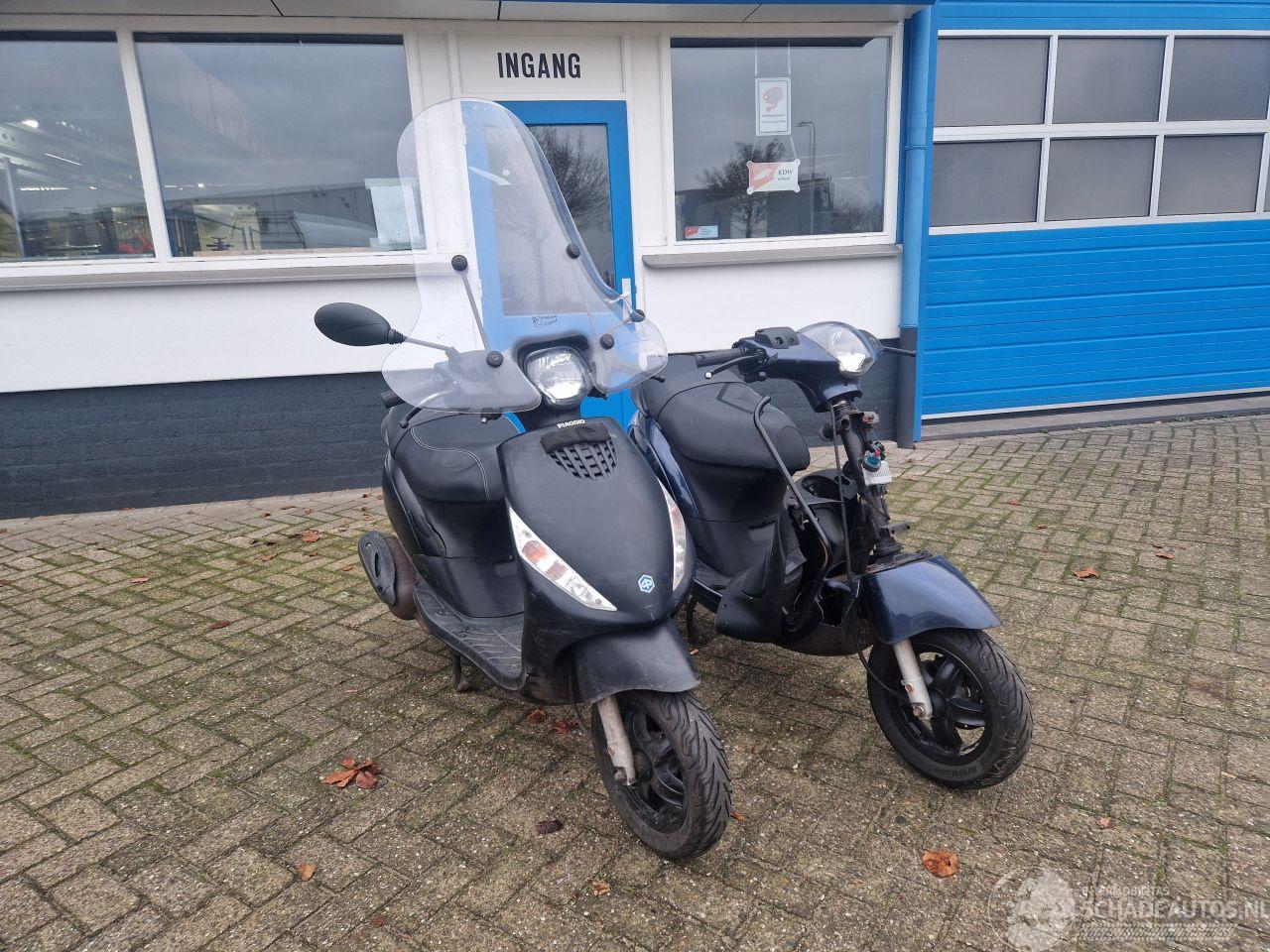 Piaggio  2X PIAGGIO ZIP 2017