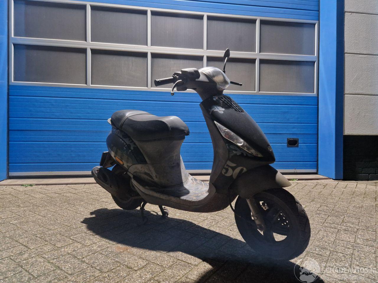 Piaggio  ZIP