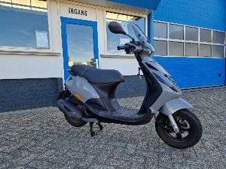 Piaggio  ZIP 45KM BROM E5 picture 6