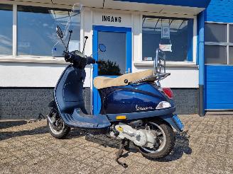 Vespa  LX 50 LAGE KM STAND , NETTE SCOOTER picture 13