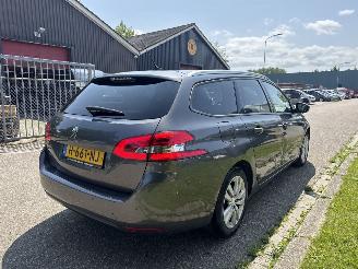 Peugeot 308 1.2 PureTech Blue Lease Executive picture 6