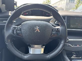 Peugeot 308 1.2 PureTech Blue Lease Executive picture 19