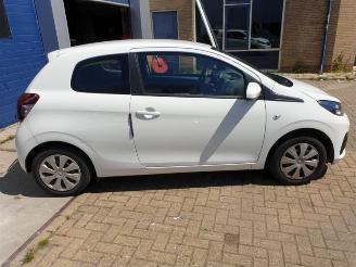 Peugeot 108 108, Hatchback, 2014 1.0 12V picture 6