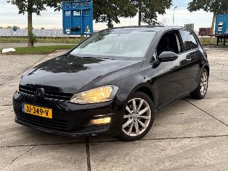 Unfallwagen Volkswagen Golf 1.2 TSI 16V Hatchback  Benzine 1.197cc 63kW (86pk) FWD 2012-08/2017-03  CJZB 2012/1