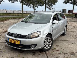 Schadeauto Volkswagen Golf WVWZZZ1KZBM716985 2011/8